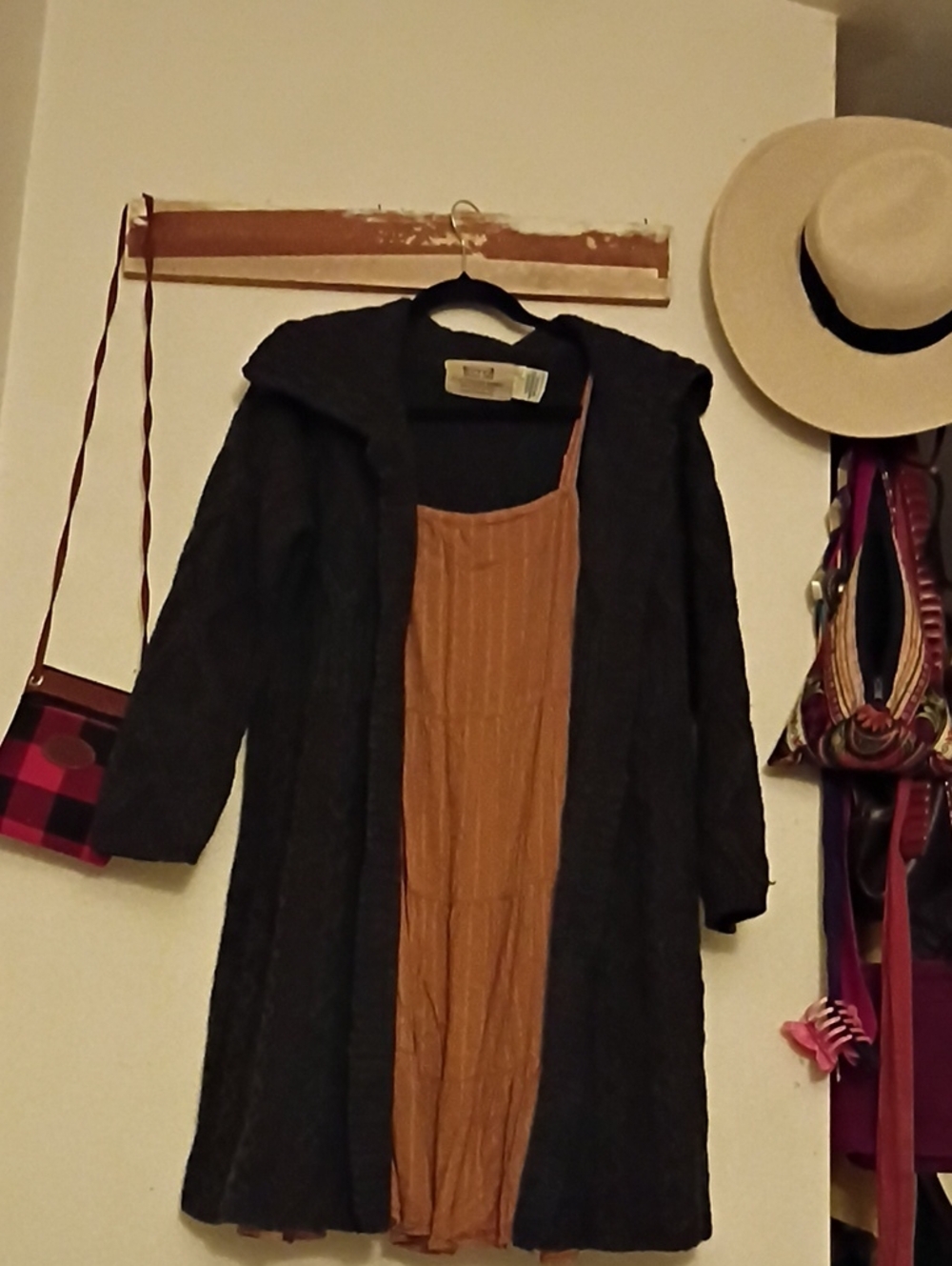 VINTAGE 💯% MERINO WOOL ARAN ISLANDS, IRELAND Black Cable-Knit Long Cardigan